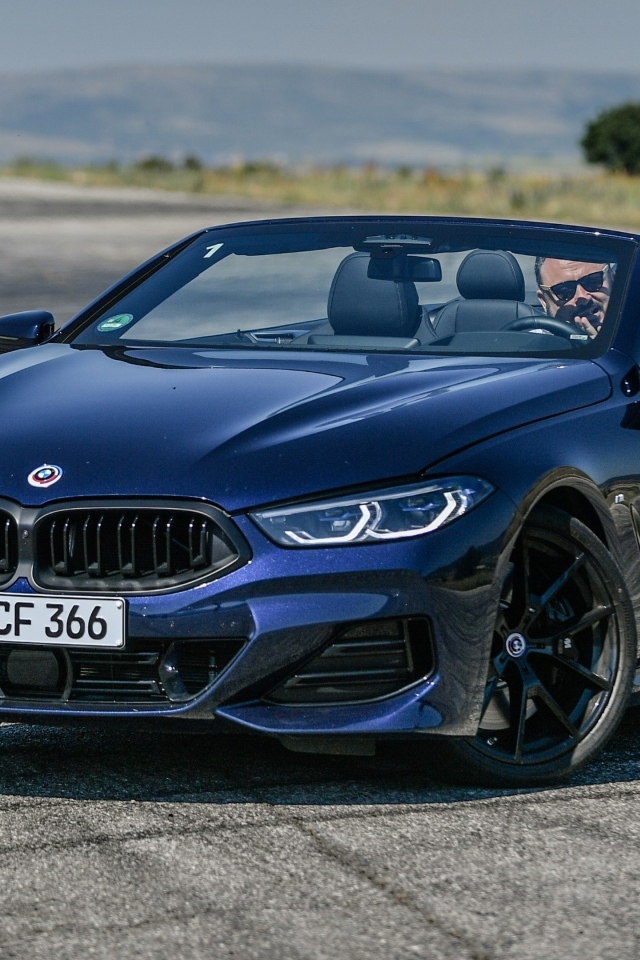 Спортивный кабриолет BMW 840i XDrive M
