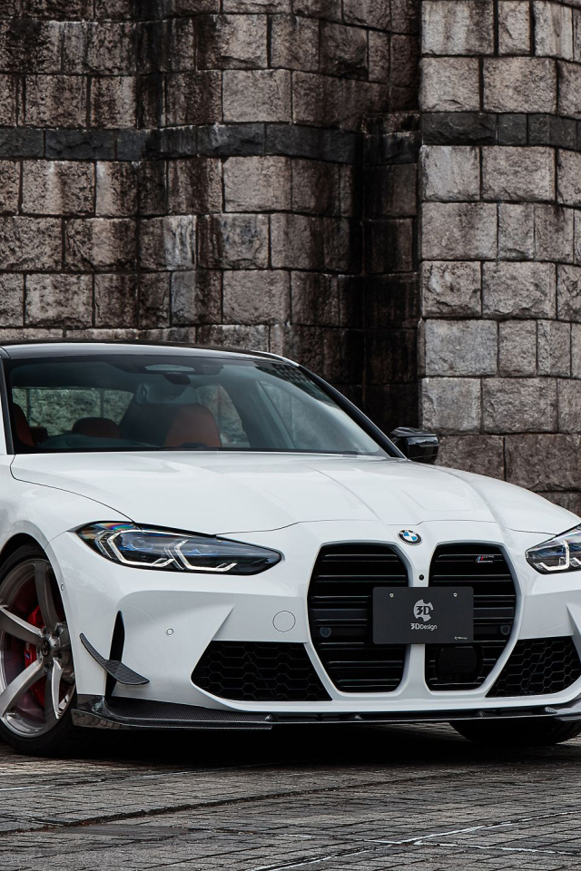 Белый автомобиль BMW M3 2022  года вид спереди