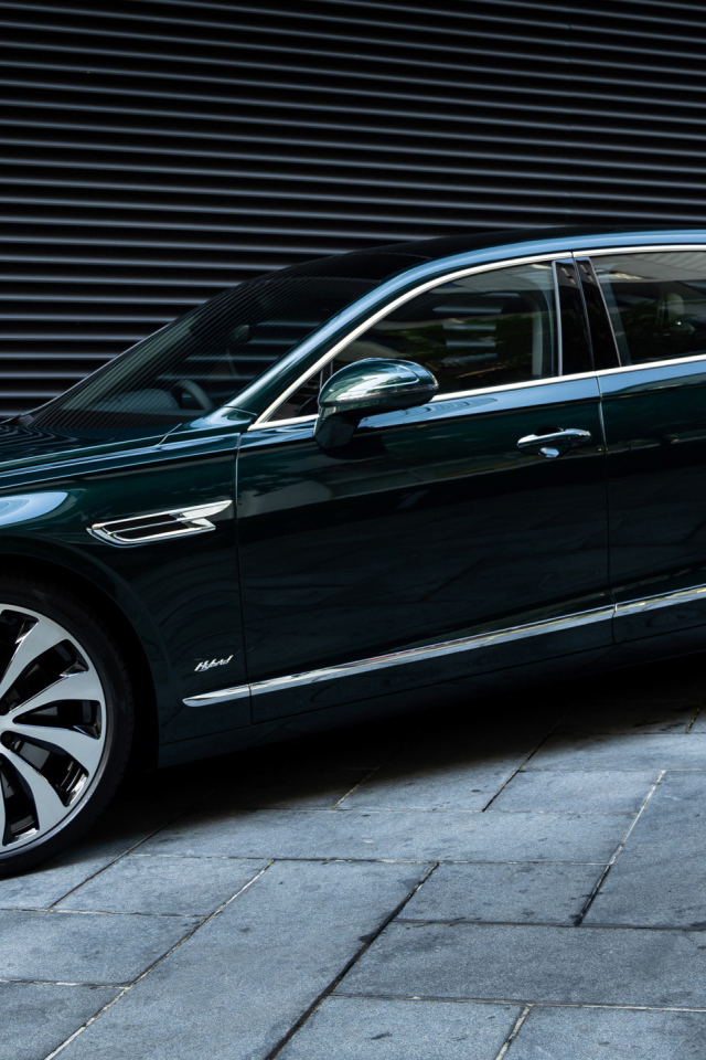 Автомобиль бизнес класса Bentley Flying Spur Hybrid 2023 года