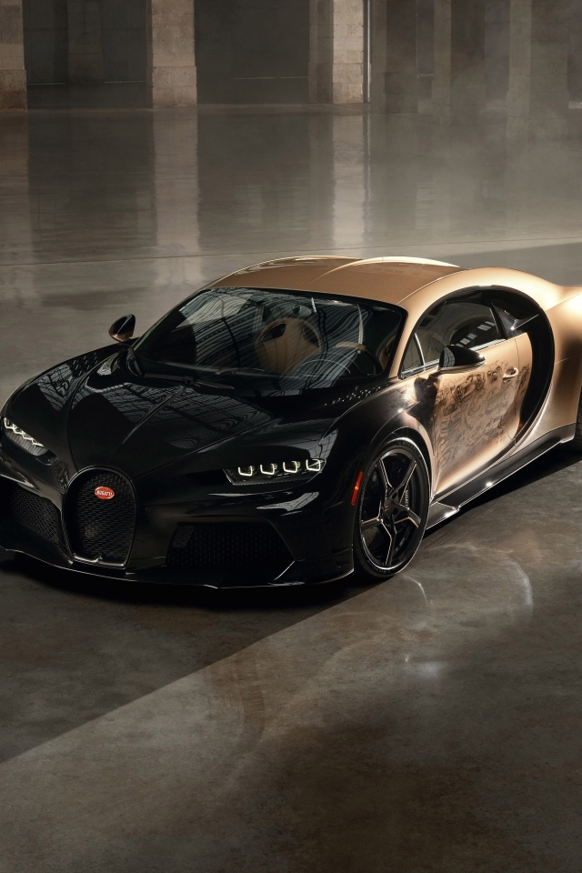 Дорогой быстрый автомобиль Bugatti Chiron
