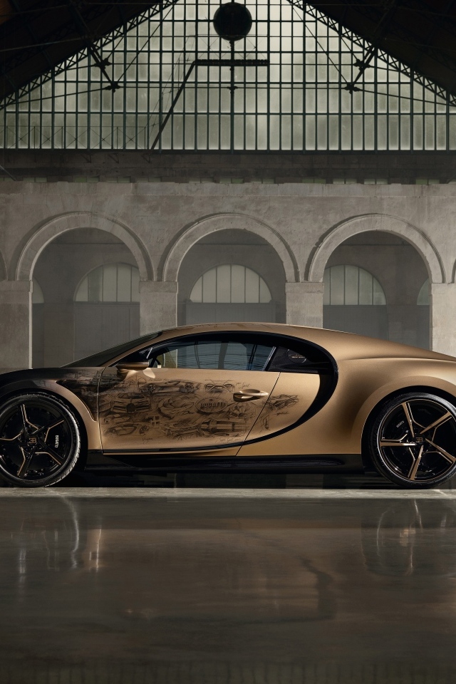 Вид сбоку на автомобиль Bugatti Chiron