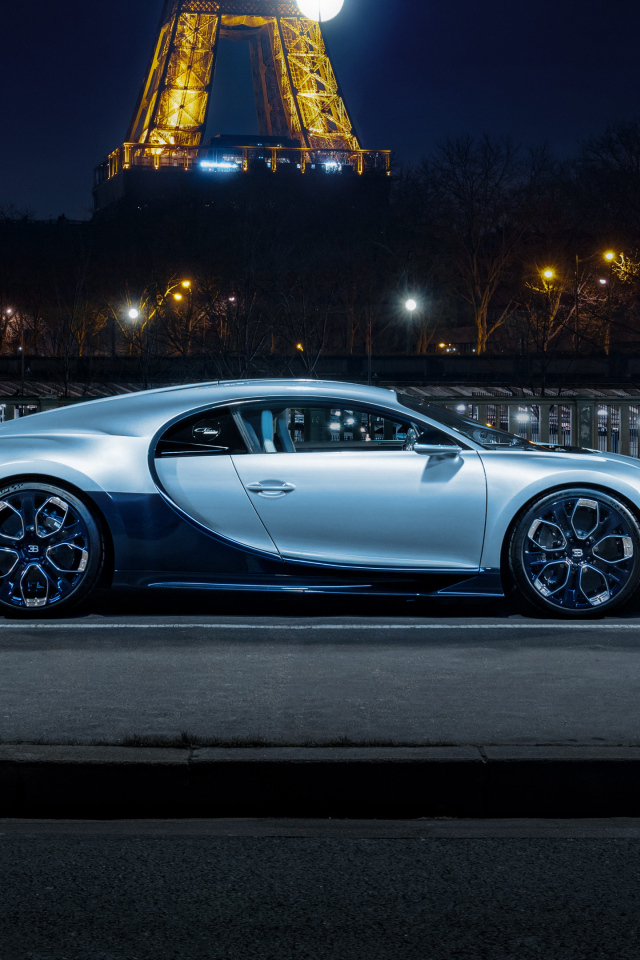 Спорткар Bugatti Chiron Profilée вид сбоку