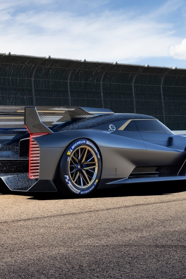 Черный гиперкар Cadillac Project GTP вид сзади