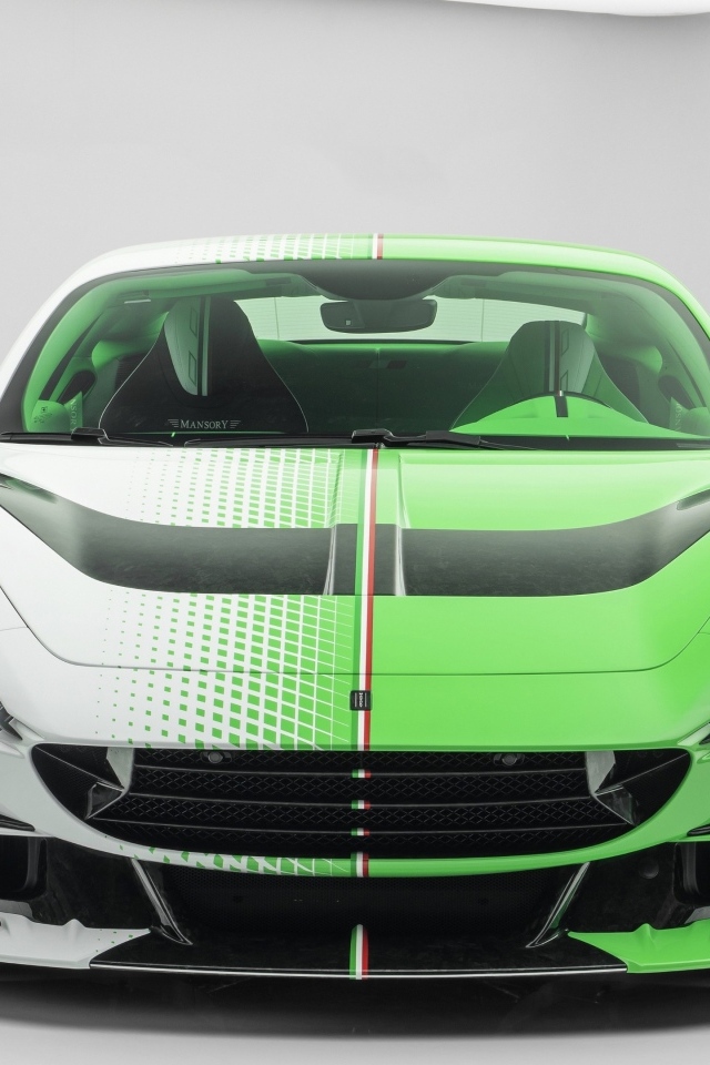 Автомобиль Mansory Tempesta Verde Ferrari Roma вид спереди