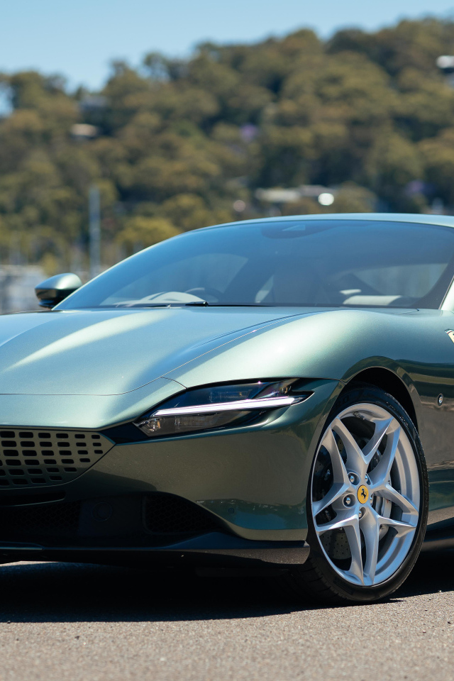 Автомобиль Ferrari Roma