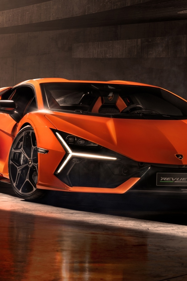 Быстрый автомобиль Lamborghini Revuelto 2023 года