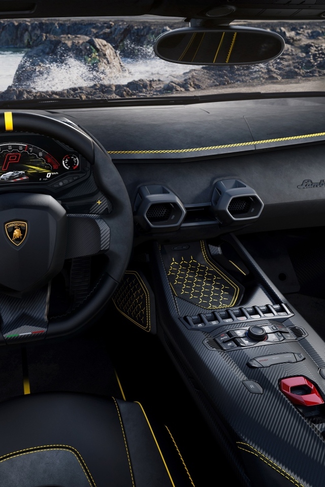 Черный кожаный салон автомобиля Lamborghini Autentica 2024