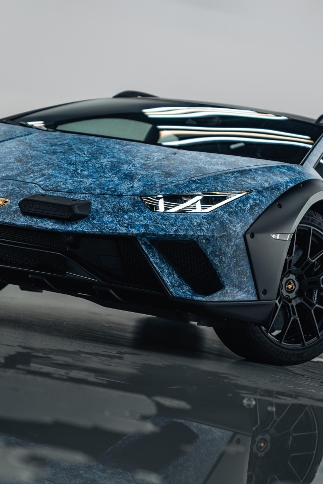 Автомобиль Lamborghini Huracán  в здании