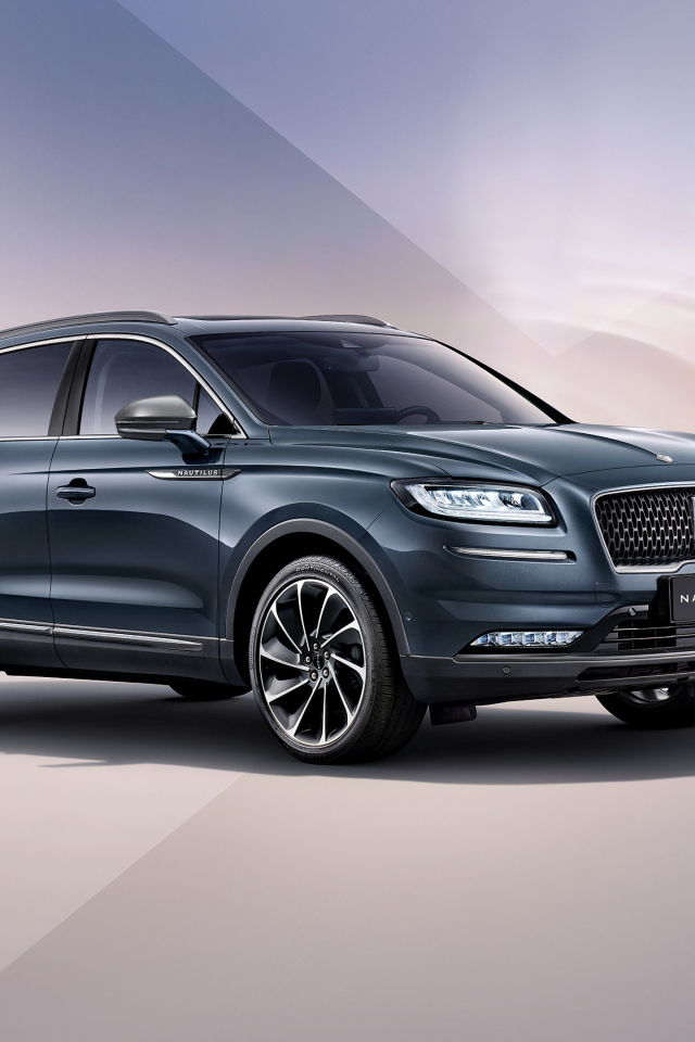 Серебристый внедорожник Lincoln Nautilus 100th Anniversary