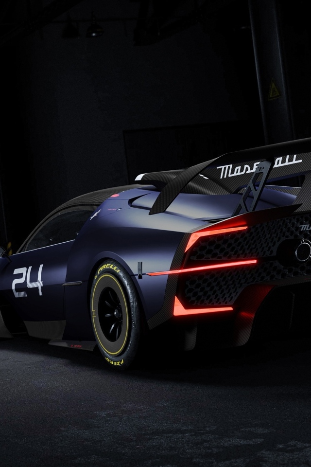 Вид сзади на автомобиль Maserati MCXtrema 2024 года