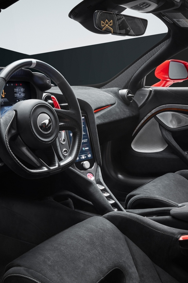 Дорогой салон автомобиля McLaren 750S