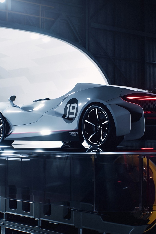 Гоночный автомобиль McLaren Elva