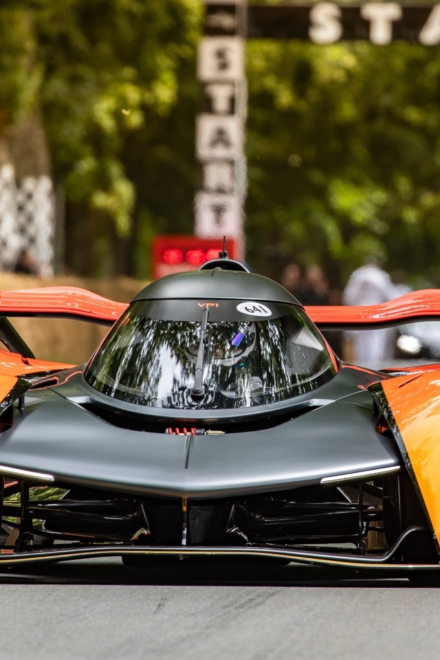 Гоночный спорткар McLaren Solus GT