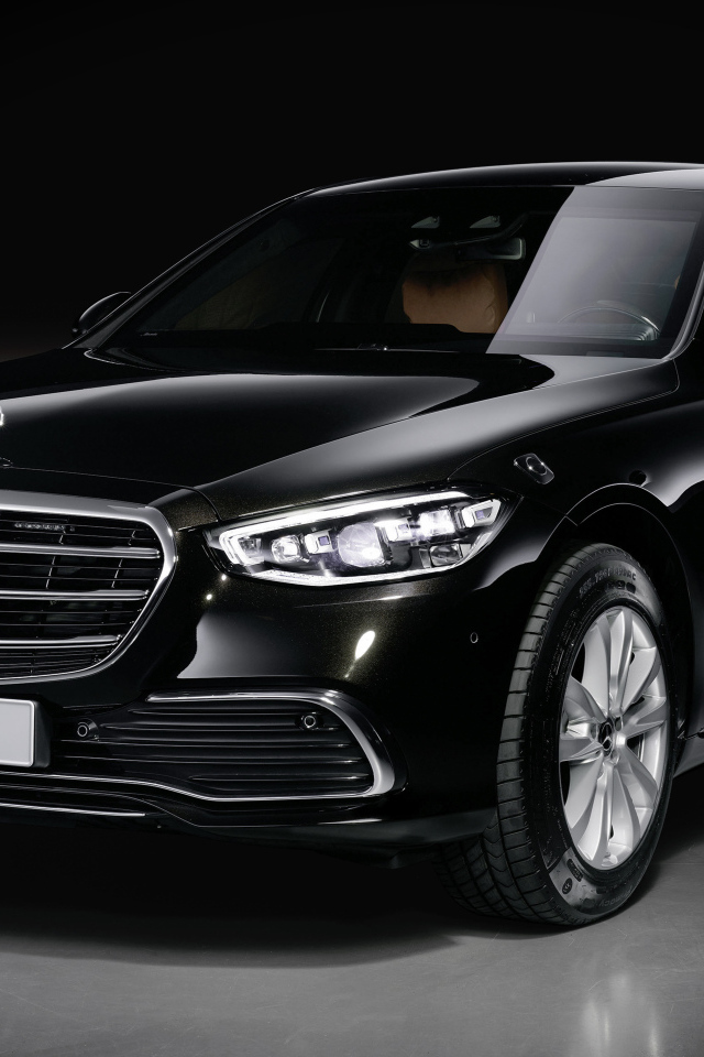 Черный Mercedes-Benz S 680 Guard 4MATIC 2023 