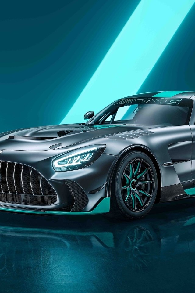 Быстрый автомобиль Mercedes-AMG GT2 PRO