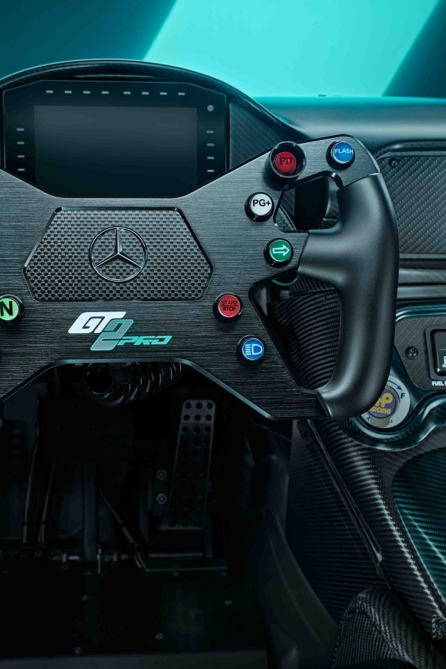 Салон автомобиля Mercedes-AMG GT2 PRO