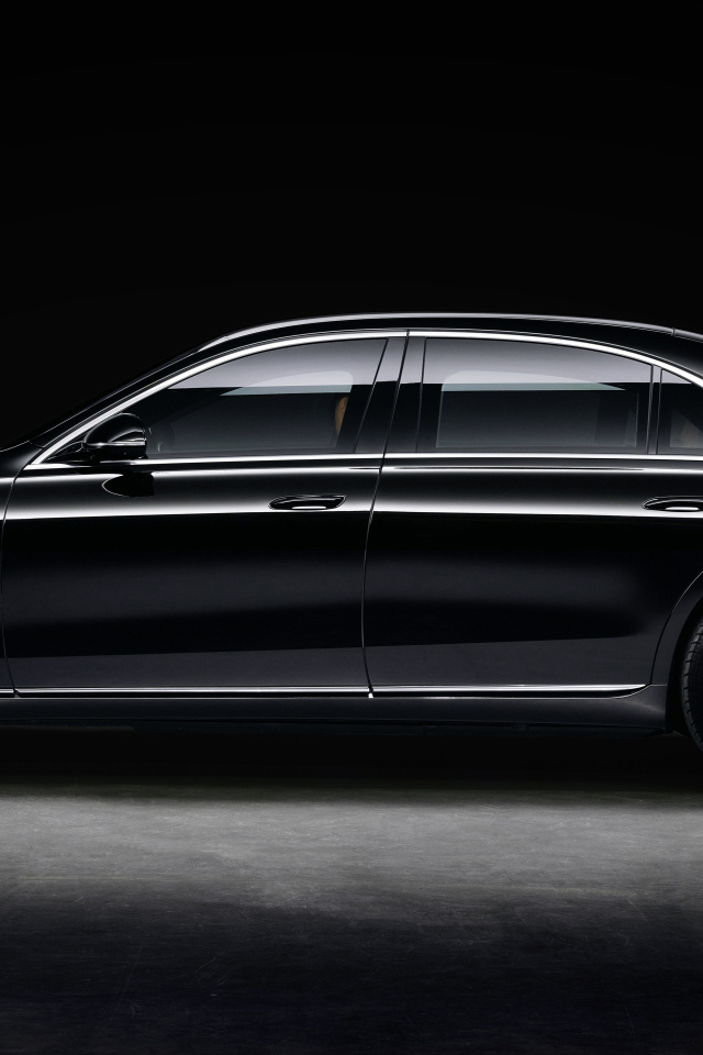 Автомобиль Mercedes-Benz S 680 Guard 4MATIC вид сбоку 