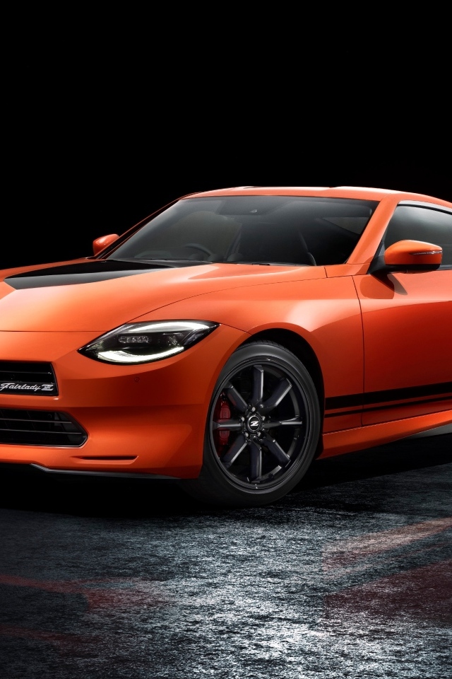 Автомобиль Nissan Fairlady Z Customized Edition 2023 года на черном фоне