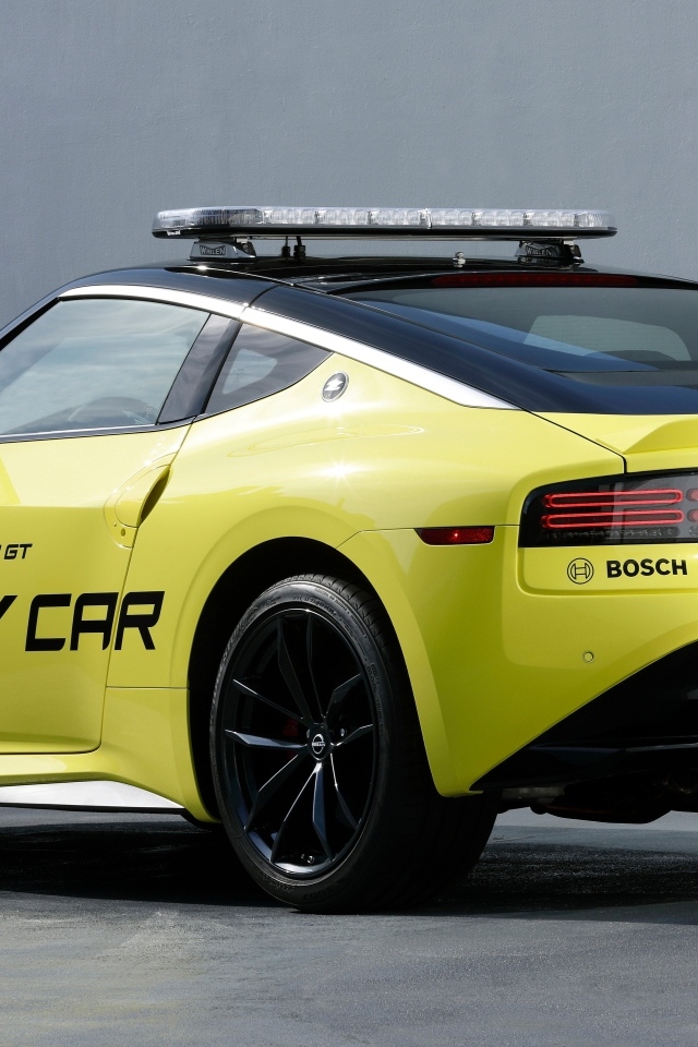 Автомобиль Nissan Z Super GT вид сзади