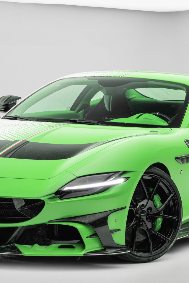 Зеленый автомобиль Mansory Tempesta Verde Ferrari Roma