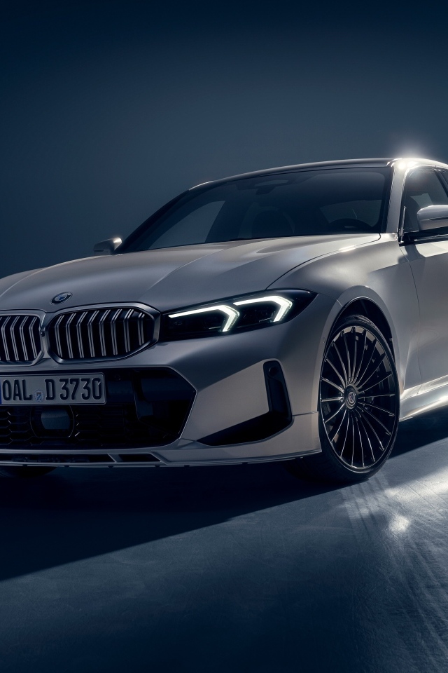 Серебристый автомобиль Alpina D3 S Limousine 2022