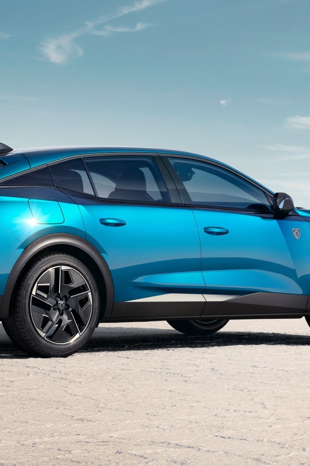 Синий Peugeot 408 GT вид сзади