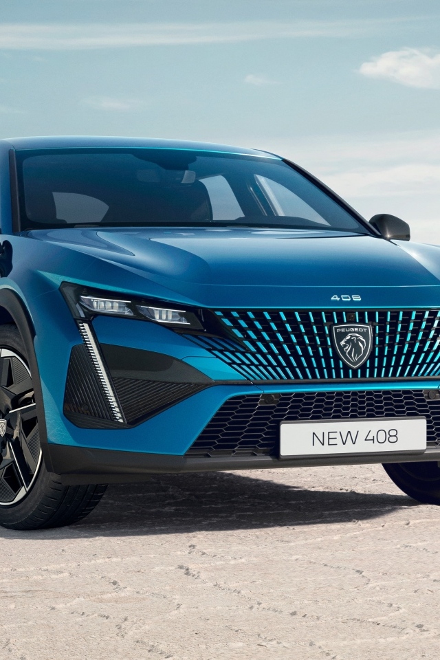 Синий автомобиль Peugeot 408 GT