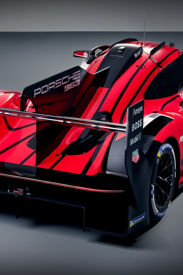 Быстрый гоночный автомобиль Porsche 963 Prototype