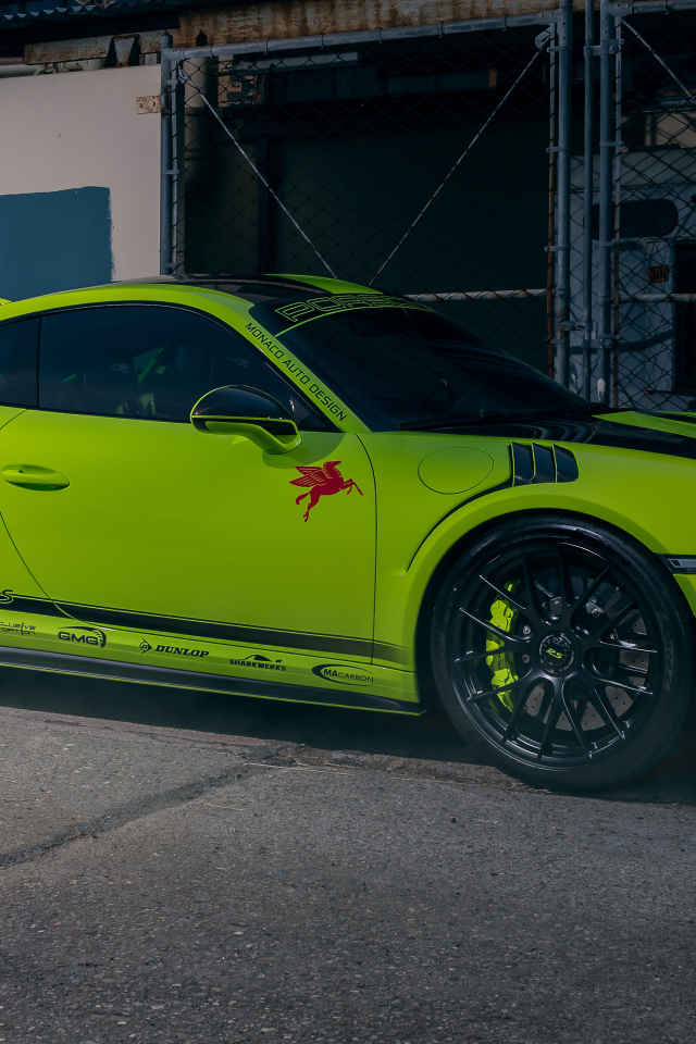 Гоночный автомобиль Porsche 911 GT2 RS