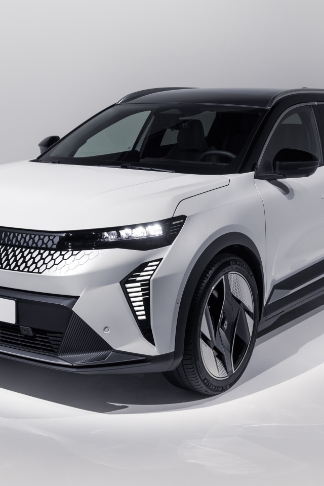 Автомобиль Renault Scénic E-Tech 2024 года