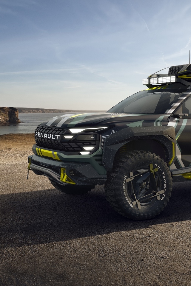 Внедорожник Renault Niagara  у моря