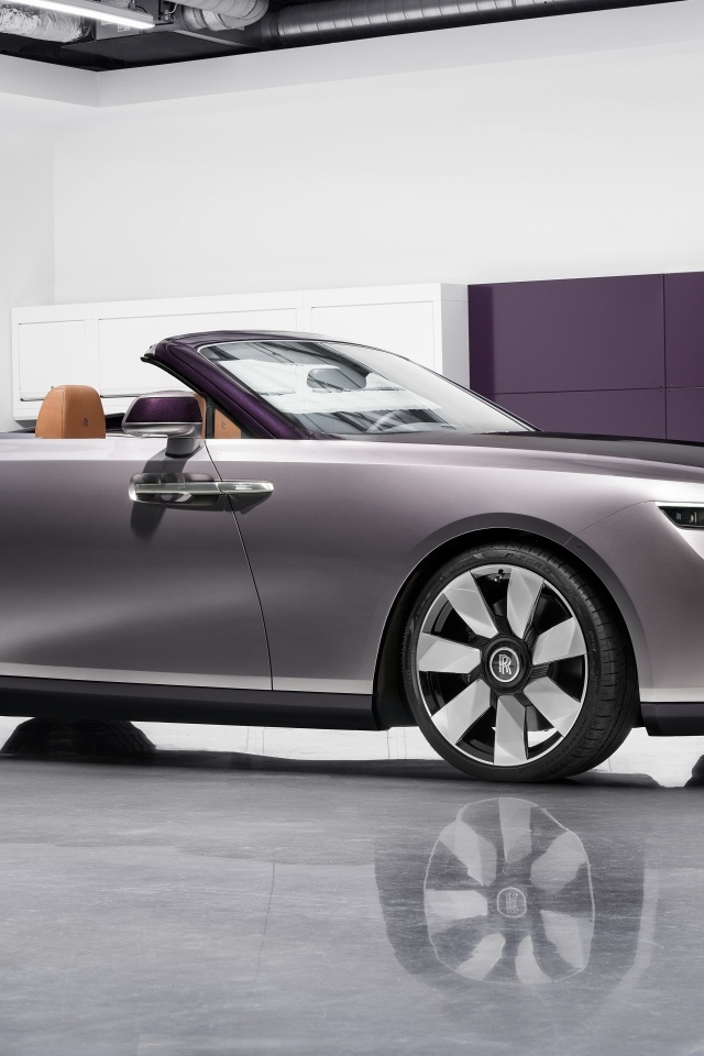 Автомобиль кабриолет Rolls-Royce Amethyst Droptail