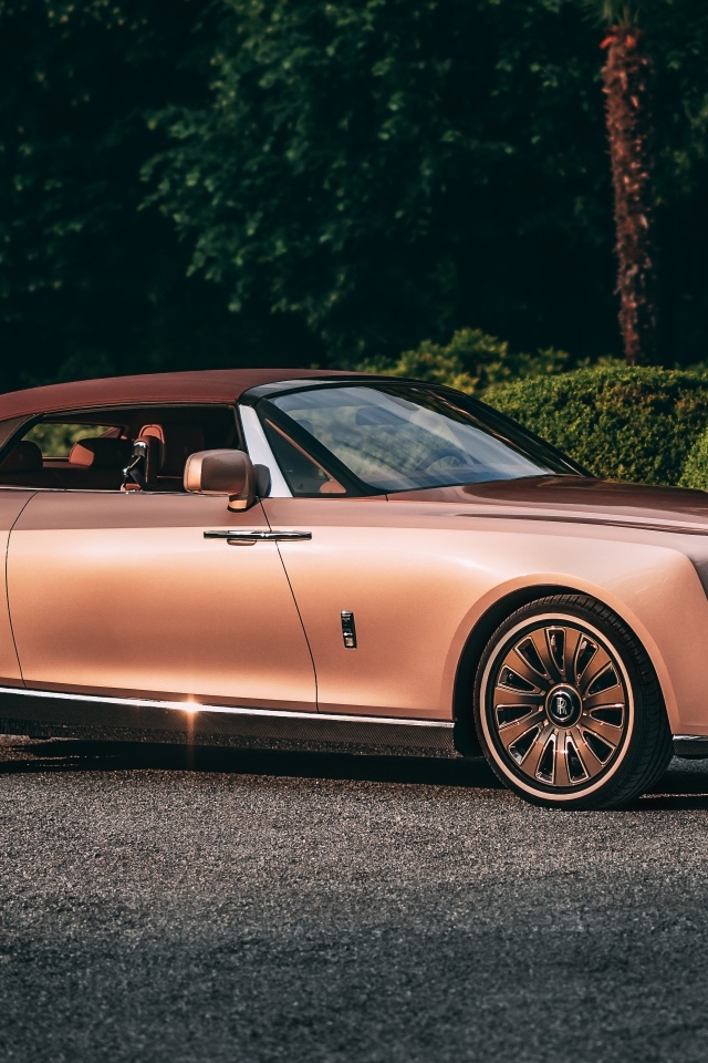Автомобиль Rolls-Royce Boat Tail 2022