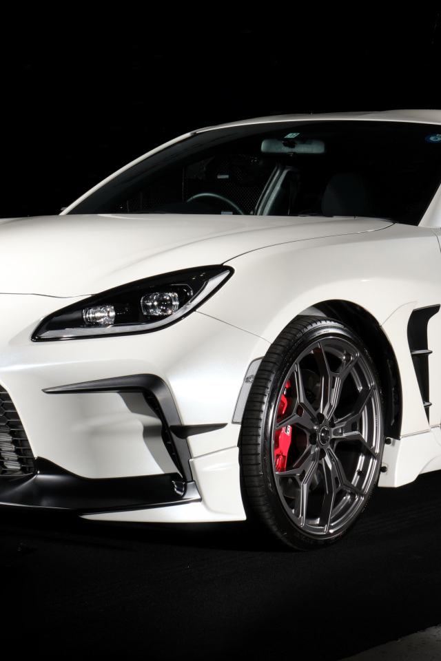 Белый автомобиль Toyota GR 86 GR Parts Concept 2023 года