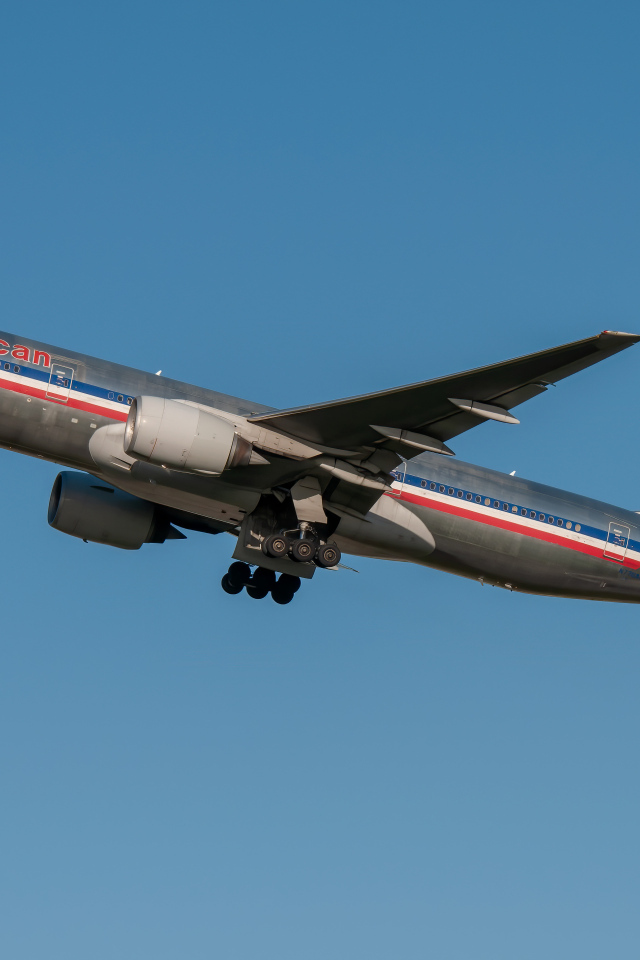 Пассажирский боинг 777-200ER, American Airlines