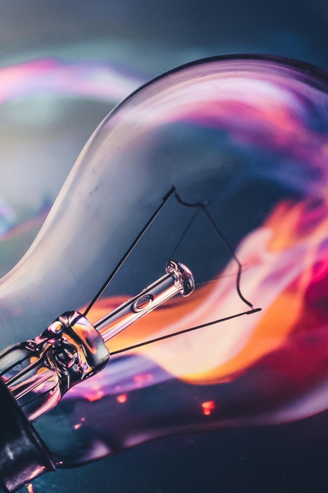 Стеклянная лампочка с огнем