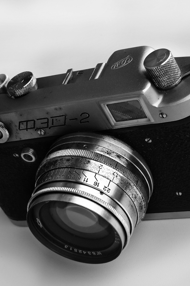 Старый фотоаппарат ФЭД 2