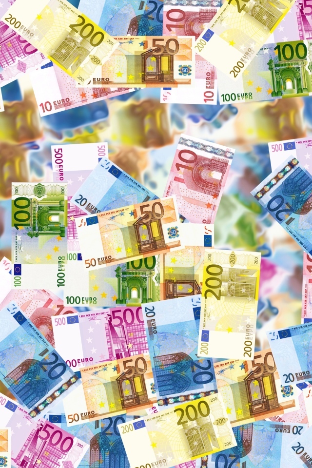 Много разноцветных купюр евро 