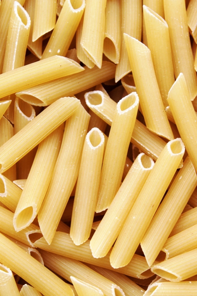Сырые макароны крупным планом