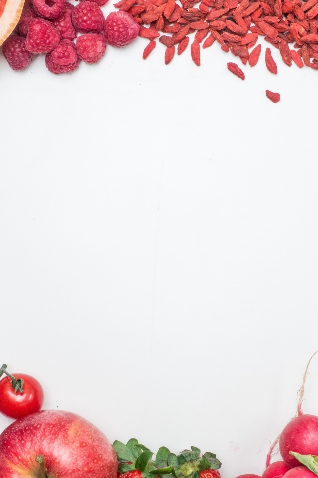 Белый фон с рамкой из фруктов и овощей