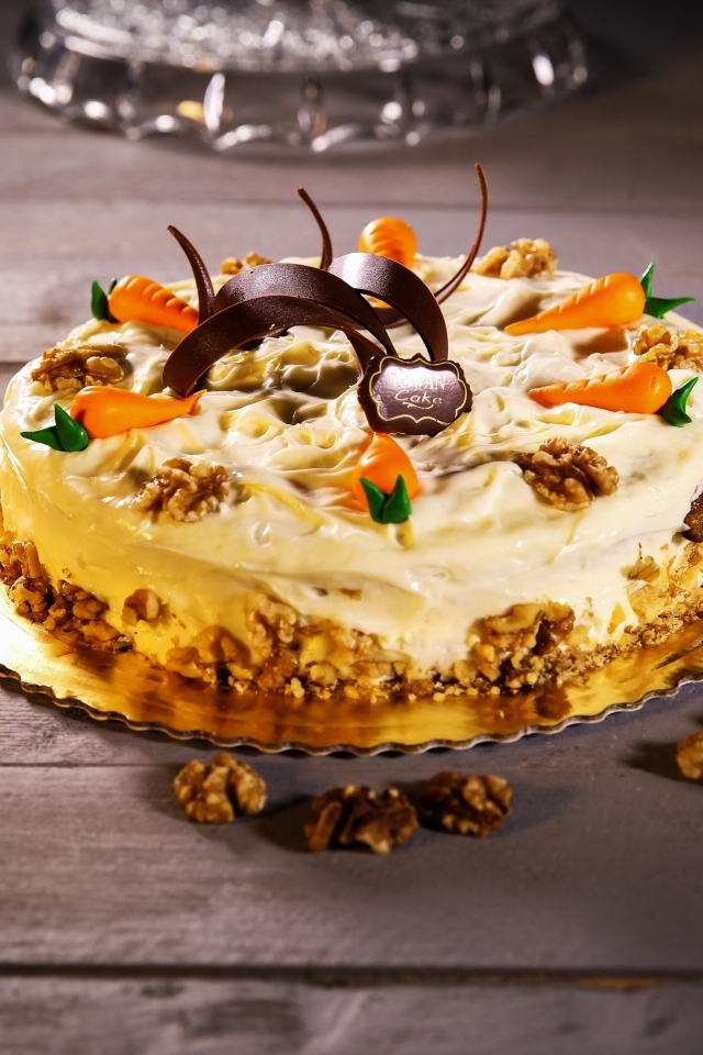 Морковный пирог с грецкими орехами