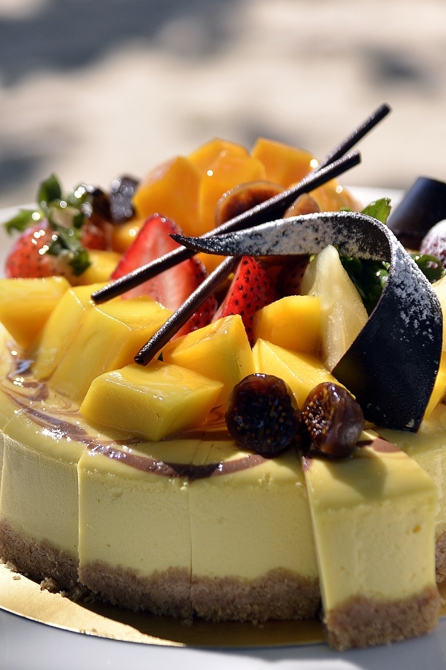 Вкусный торт суфле с фруктами