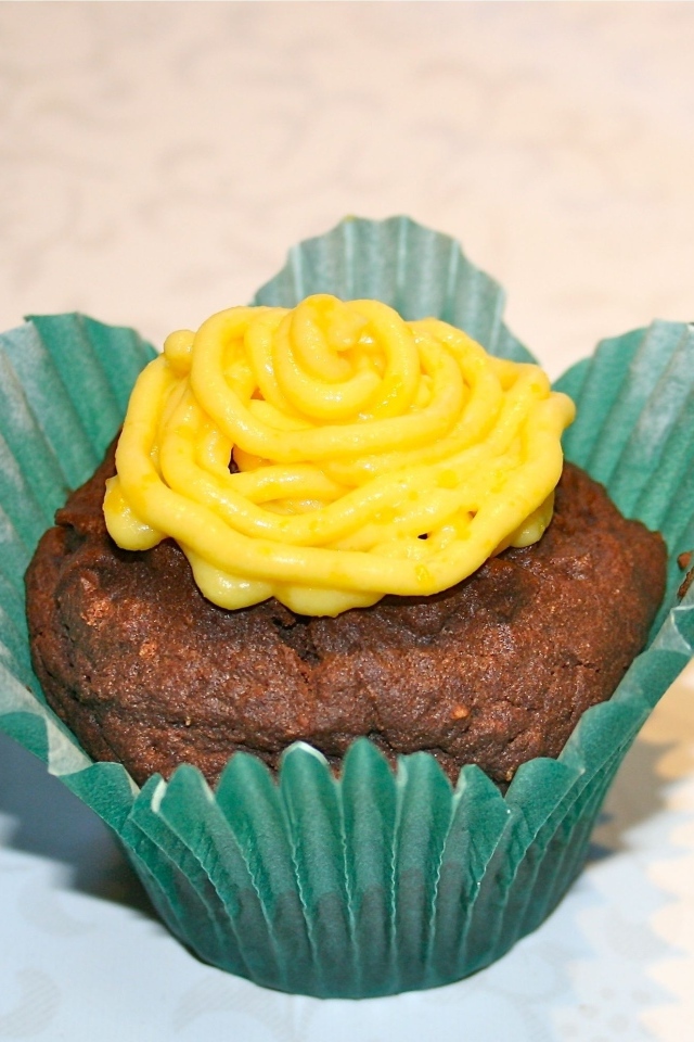 Аппетитный маффин с лимонным кремом