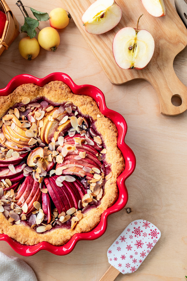 Вкусный пирог с яблоками в форме