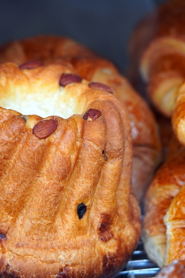 Свежая ароматная сладкая выпечка