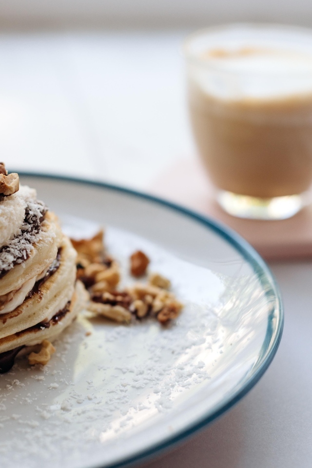 Оладьи с кремом и грецкими орехами
