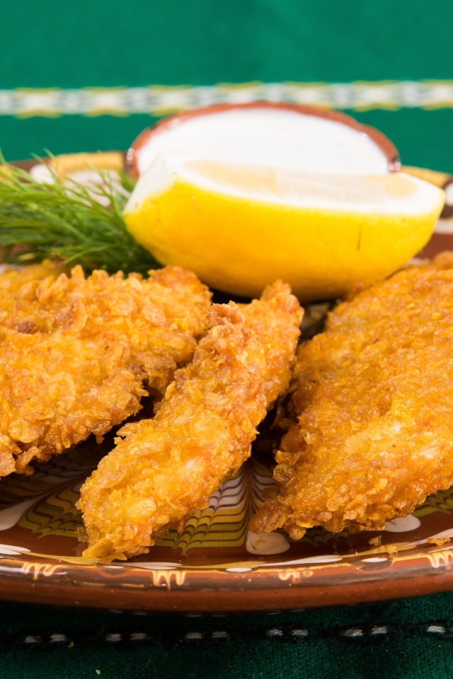 Жареная курица с лимоном и укропом