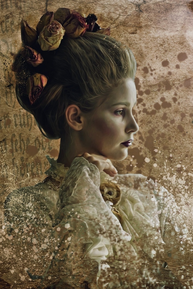 Девушка  в старинном костюме 