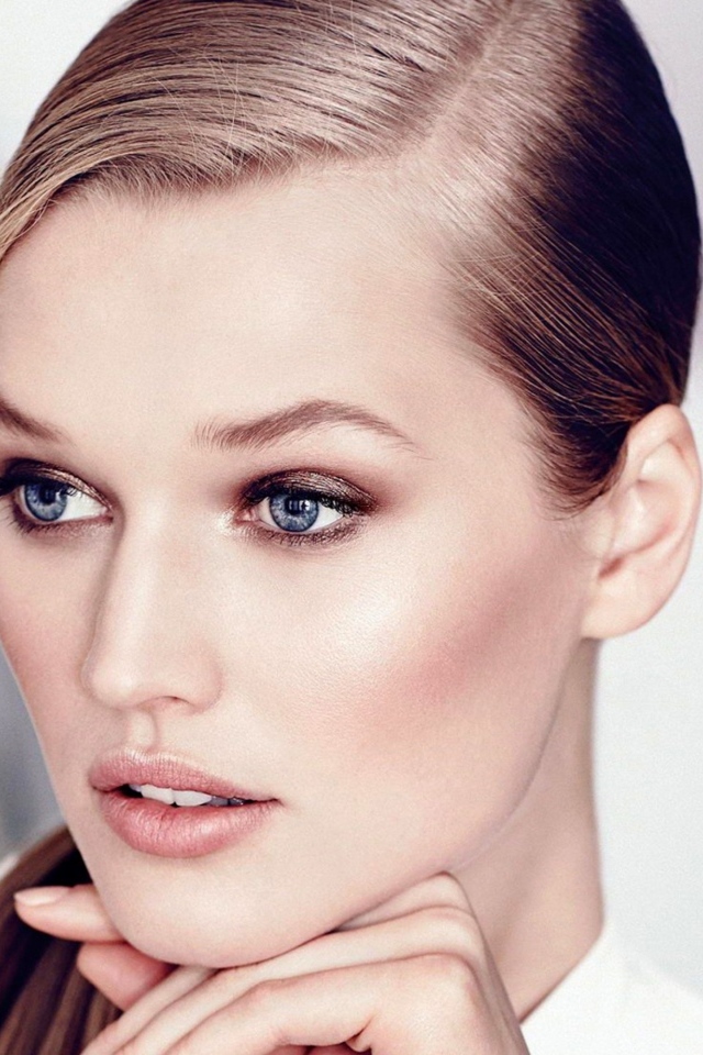 Голубоглазая модель Тони Гаррн