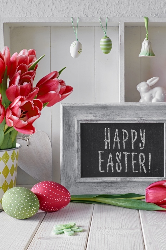 Яйца, цветы и картинка на Пасху